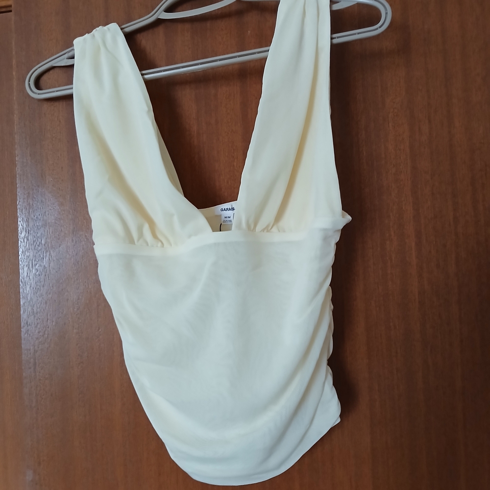 Garage Light Cream Yellow Top